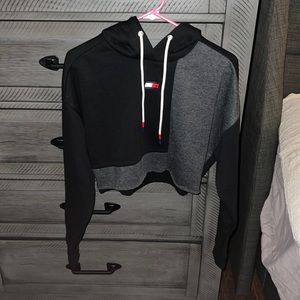 Tommy Hilfiger cropped hoodie